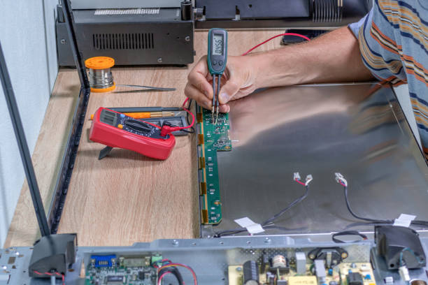 Diagnosis and repair lcd TV monitor in real service center.